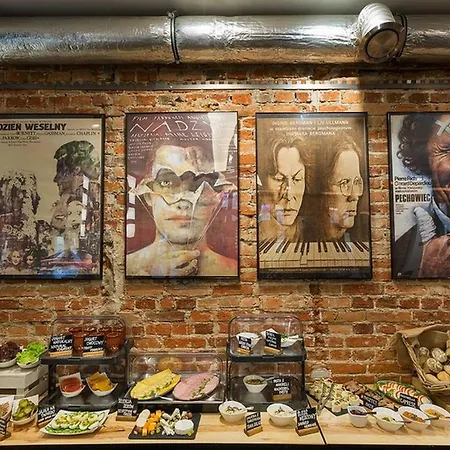 Hotel apartamentowy Cinema - Piotrkowska 3*