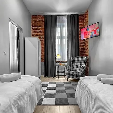 Cinema - Piotrkowska 3* ウッチ